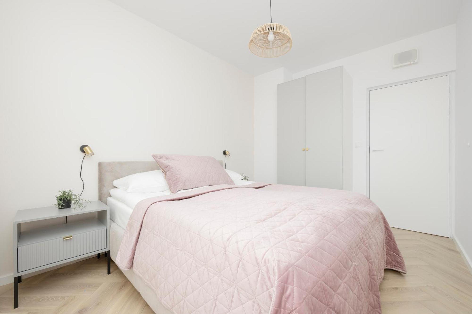 Modern Apartment With Balcony Near Aleje Jerozolimskie By Noclegi Renters Varsavia Esterno foto